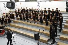 Srečanje gorenjskih srednješolskih pevskih zborov 