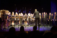 Koncert gorenjskih srednješolskih mladinskih mešanih pevskih zborov 