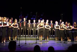 Mešani mladinski pevski zbor Gimnazije Kranj pod vodstvom Erika Šmida 