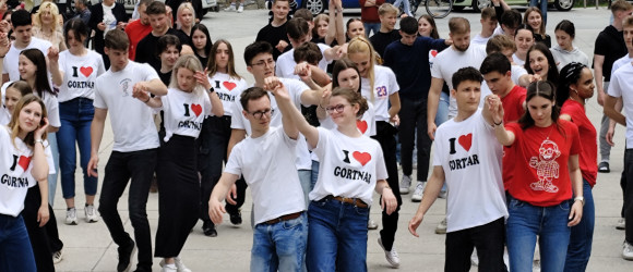 Maturantska četvorka na Trgu pod gradom.