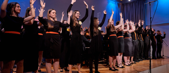 Pomladni koncert Gimnazije Škofja Loka Pomladni koncert Gimnazije Škofja Loka